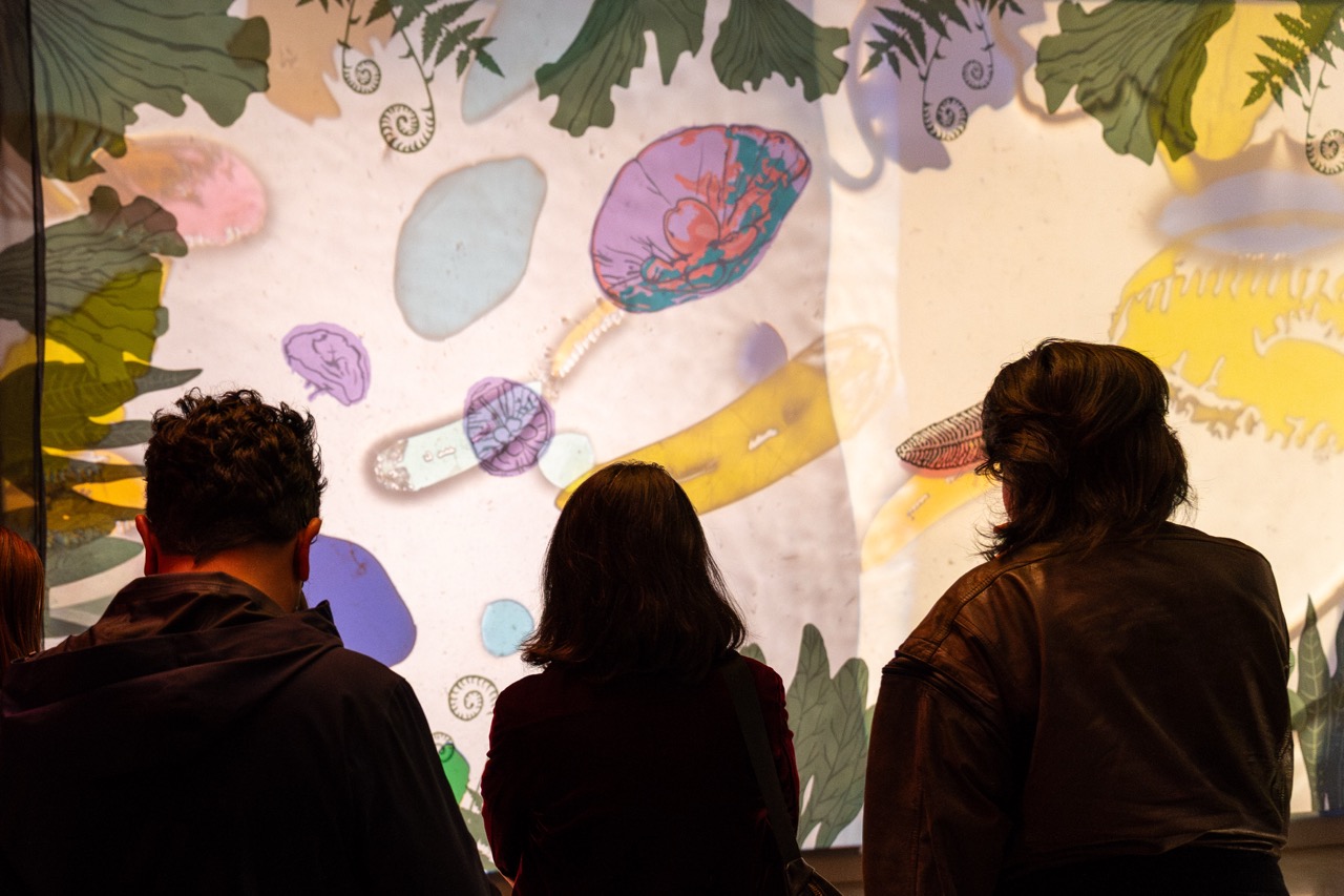 Visita comentada con la artista en tamaño grande