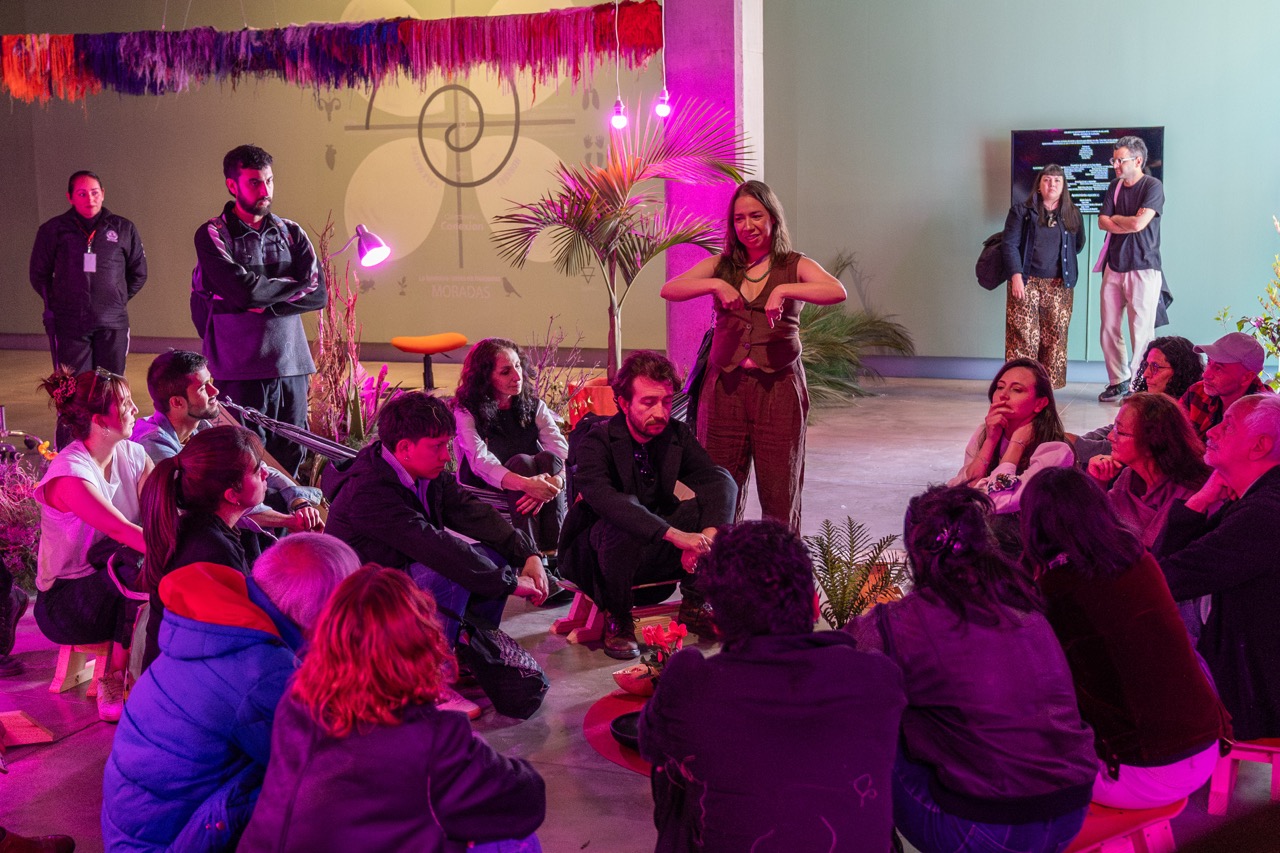 Visita comentada con la artista en tamaño grande