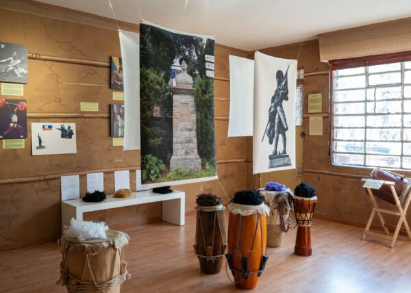 Archivos en movimiento: Laboratorio material/curatorial "Pintar el Latido: "Trazo y Memoria Afro Diaspórica" y Archivos en movimiento: Instalación efímera resultados del ciclo: “Ritmo y desobediencia”.