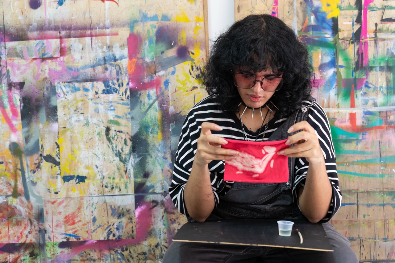 Taller en apropiación cultural de carteles: Vistiendo el barrio