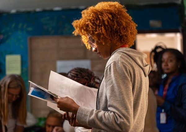 Taller gráfico y corporal de contramemoria. Título del taller: "Interviniendo el Silencio: Memoria y Pelo Afro"